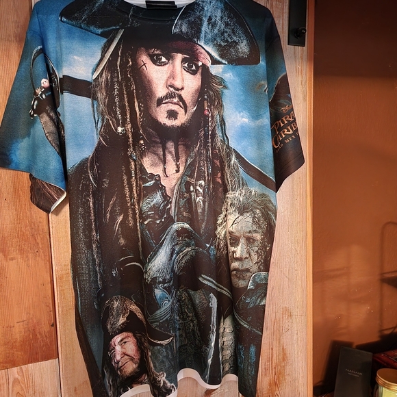 Japan, Disney Pirates of the Caribbean t-shirt New w/ Tags, XL - Picture 4 of 5